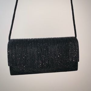 Black crossbody bag 🌪